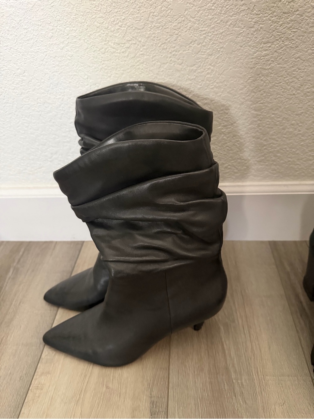 Vince Camuto Black Slouch Leather Pointed-Toe Kitten Heel Boots